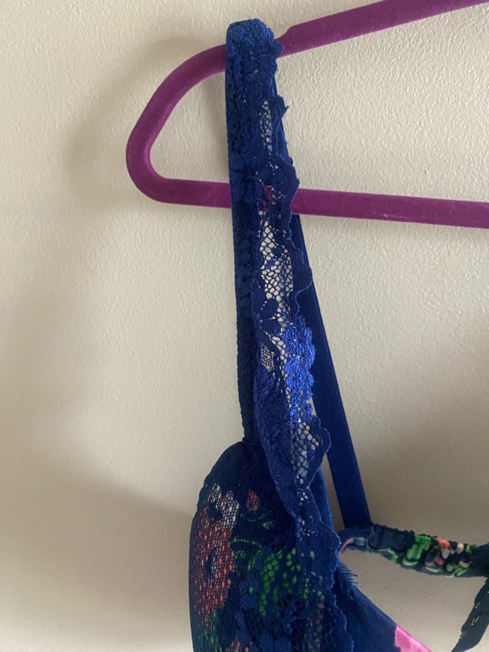 Floral Lace-Trim Navy Underwire Bra with Pink Accent - Picture 4 of 6